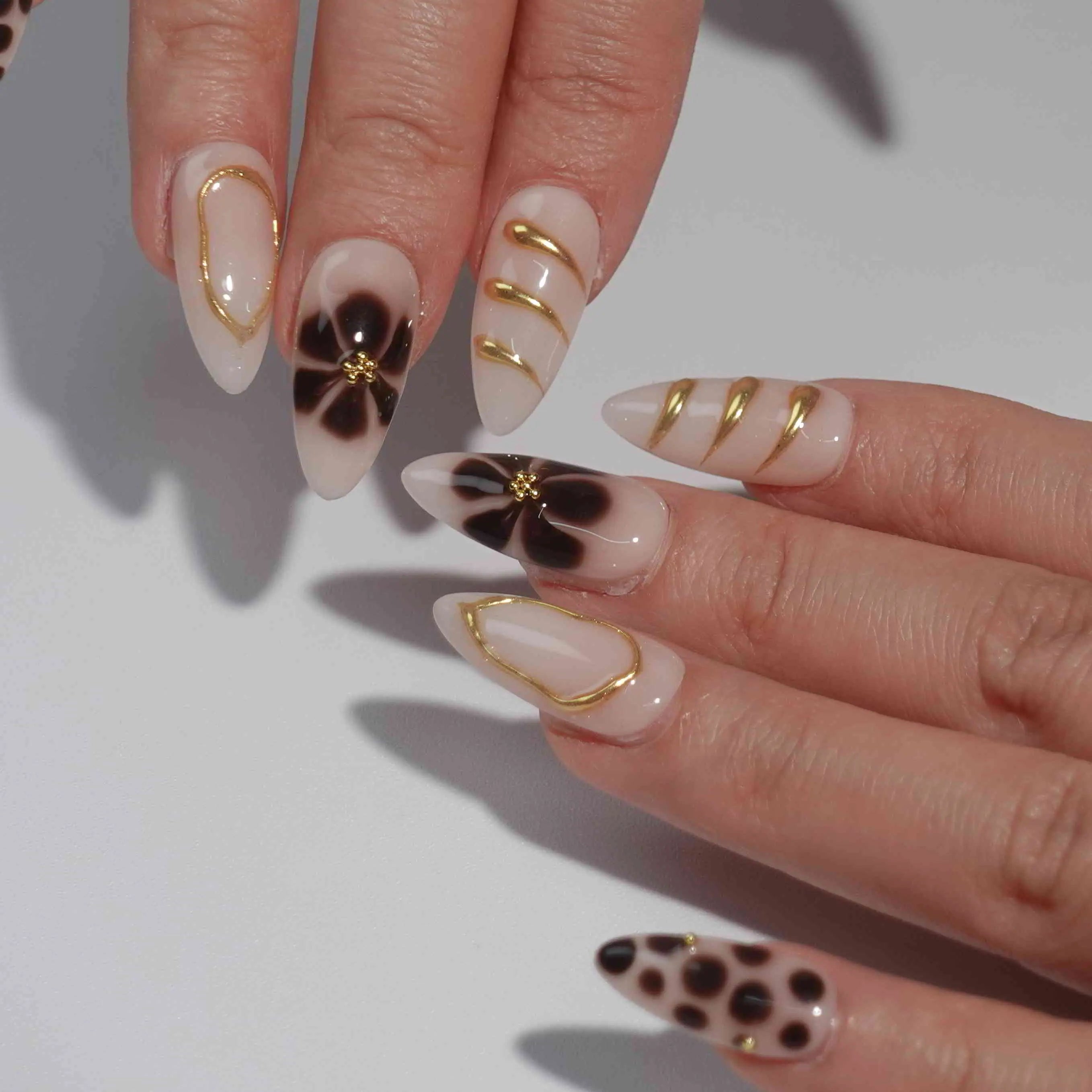 Leopard Light-Medium Almond