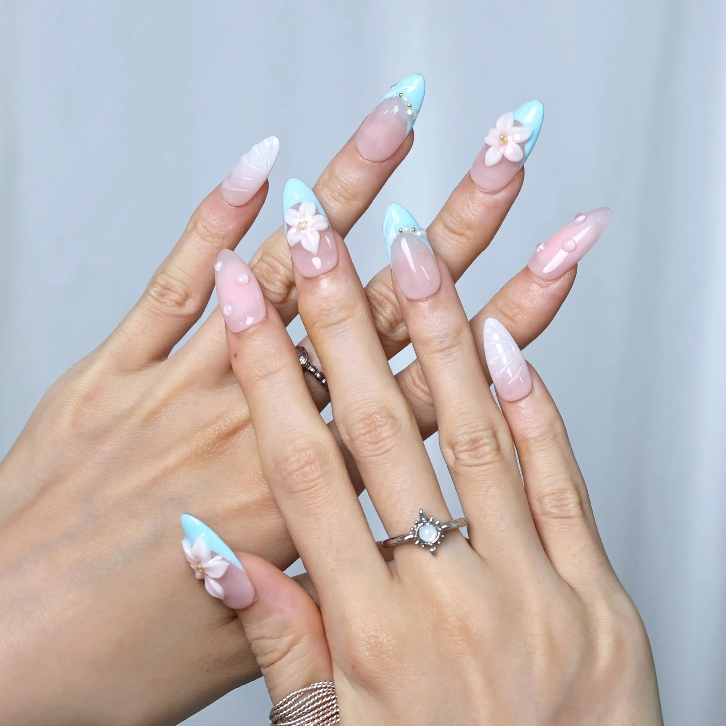 Sky Petals-Medium Almond [Collect Beautiful Moments]