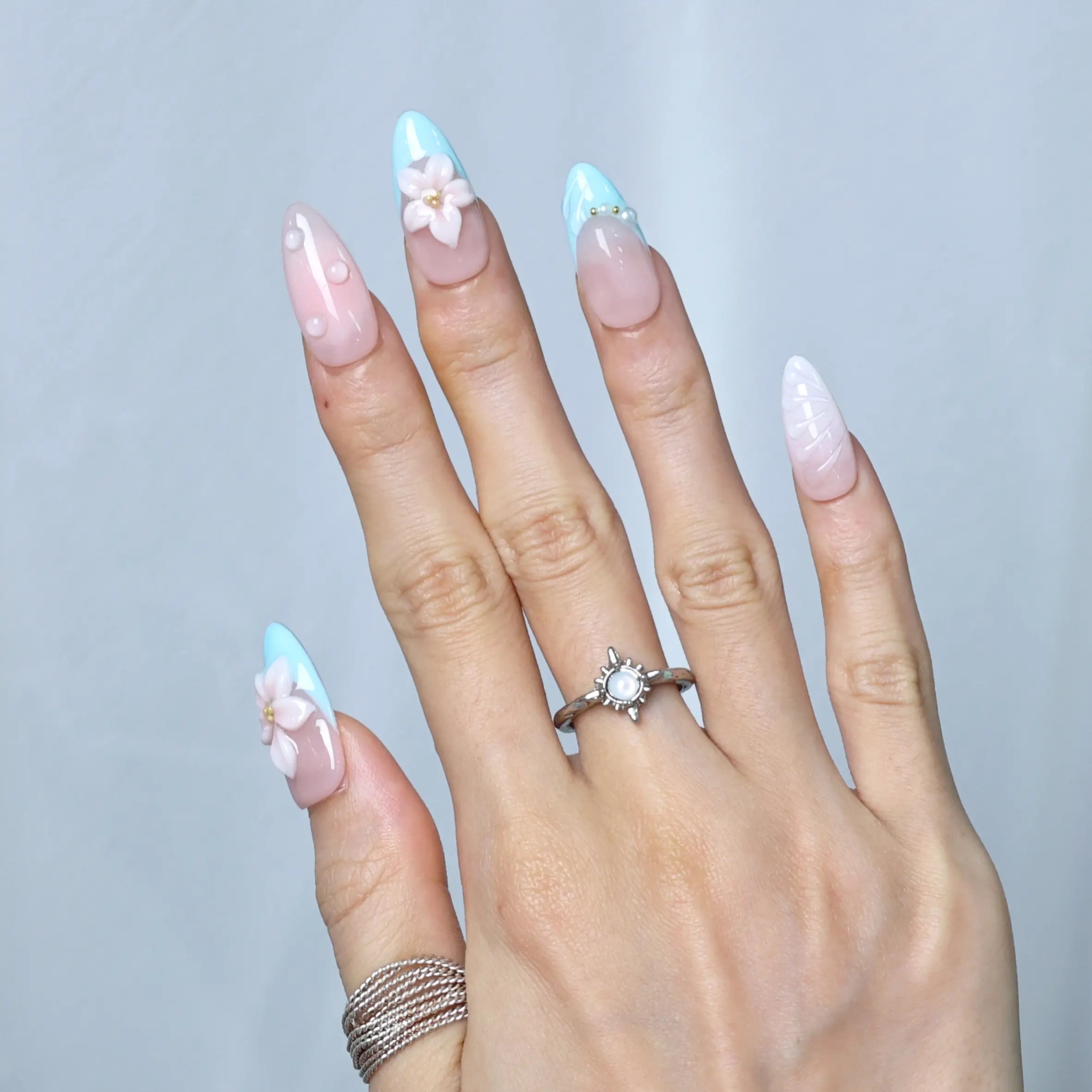 Sky Petals-Medium Almond [Collect Beautiful Moments]
