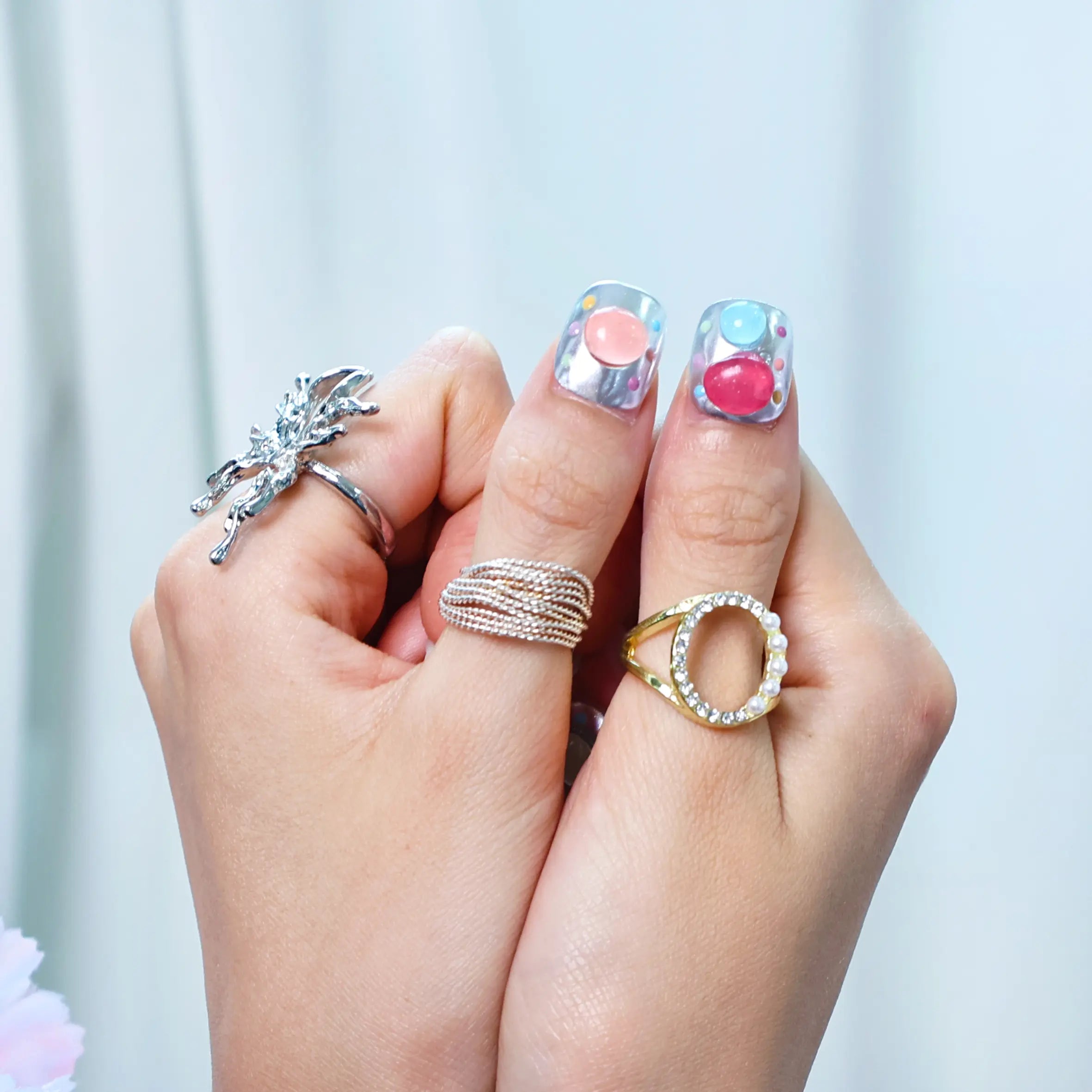 Creative jelly-bubble press-on nails in pink and blue hues