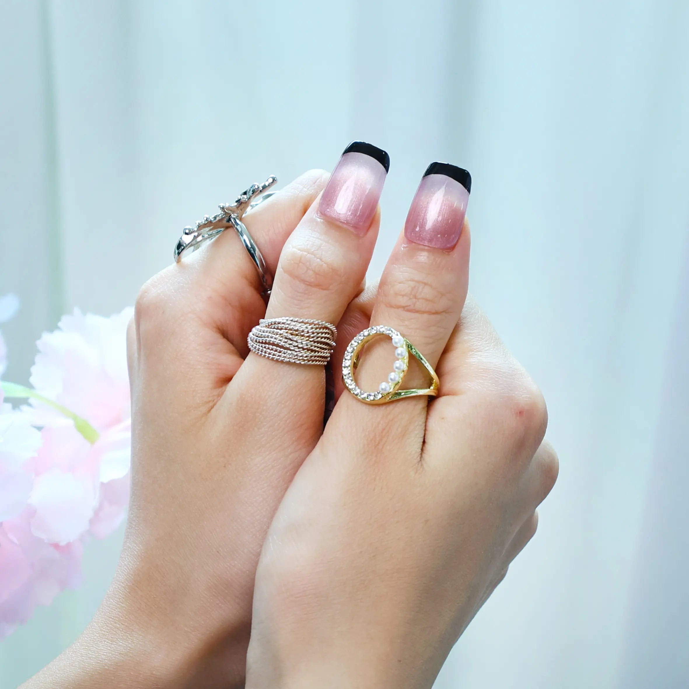 Polished squoral nails with neutral velvet color palette